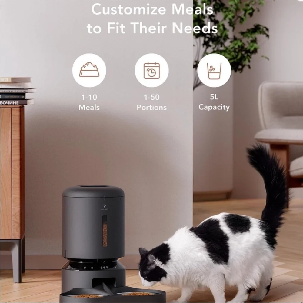 black Pet Libro automatic food dispenser | Wi-Fi enabled health tracking pet cam